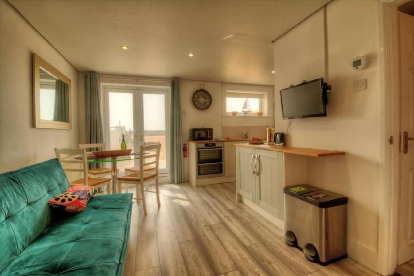 Air Maison - Solent View Beachfront Apartment South Hayling Exterior foto